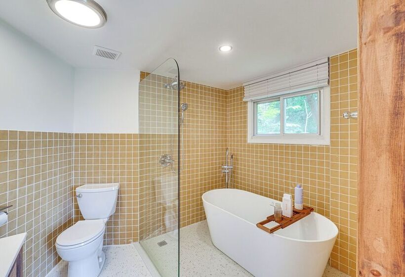 Game Room & Yard: Mid Century Modern Kingston Home