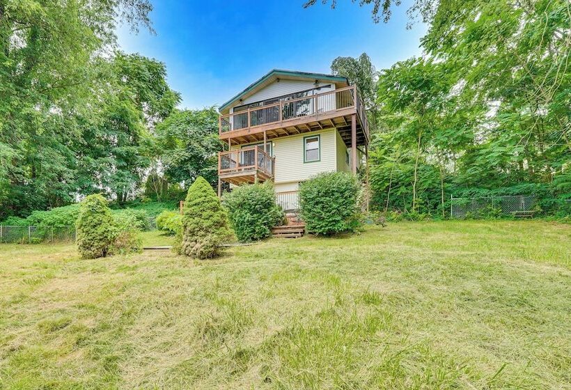 Game Room & Yard: Mid Century Modern Kingston Home