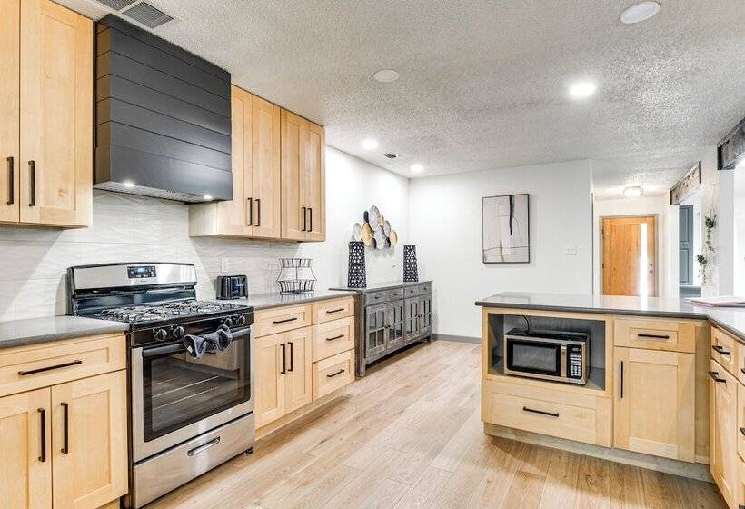 Modern Georgetown Home < 2 Mi To Blue Hole Park!