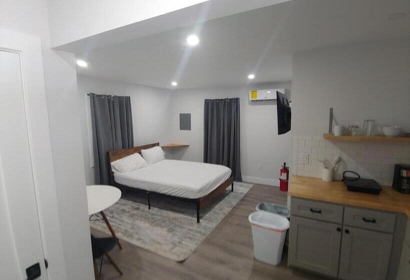 فندق على الطريق Vermont Suites