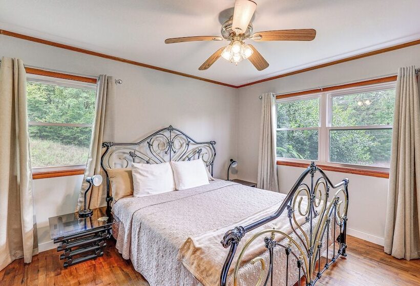 Mt Ida Home W/ Patio: 11 Mi To Lake Ouachita!