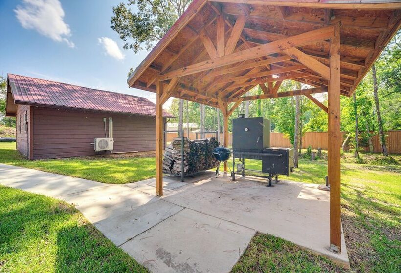 Onalaska Home W/ Game Room, Sunroom & Lake View!