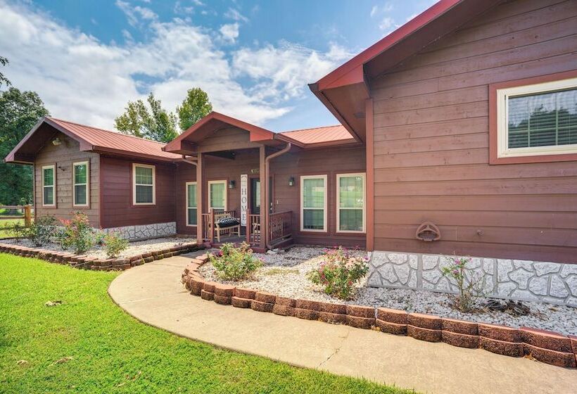 Onalaska Home W/ Game Room, Sunroom & Lake View!