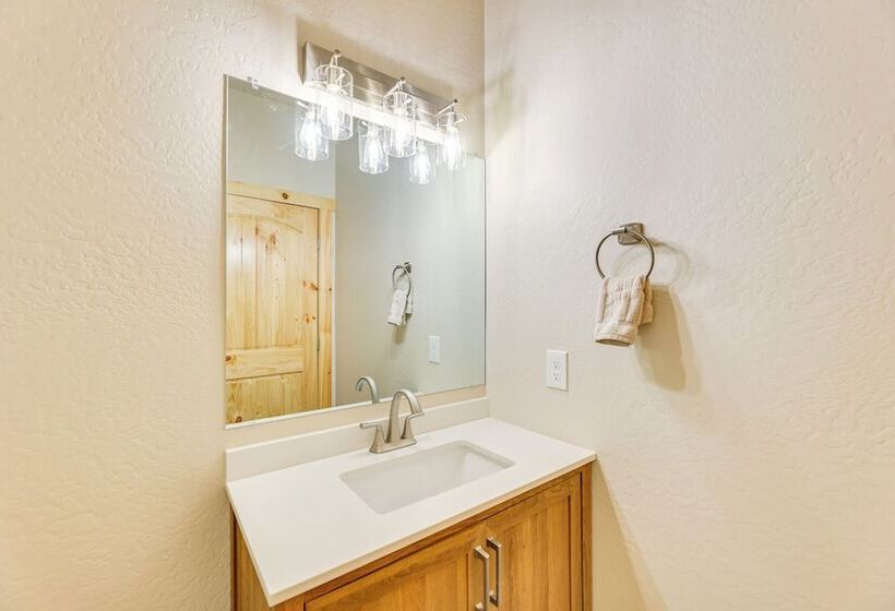 Peaceful Payson Retreat: Fish, Hike & Explore!