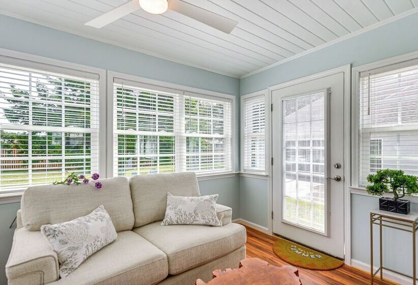 Walk To Ocean: Pearl Cottage In Atlantic Beach