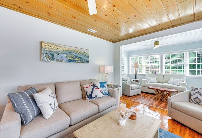 Walk To Ocean: Pearl Cottage In Atlantic Beach