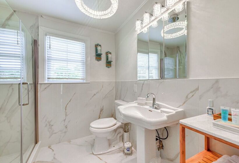 Walk To Ocean: Pearl Cottage In Atlantic Beach