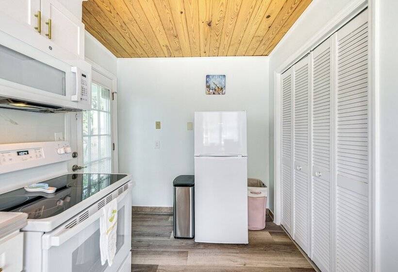 Walk To Ocean: Pearl Cottage In Atlantic Beach