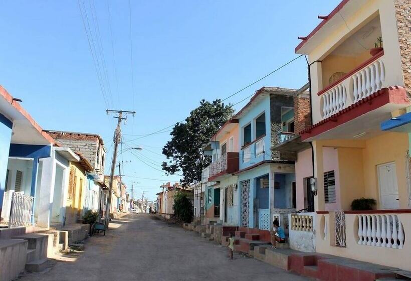 پانسیون Hostal Maite Y Luis Trinidad