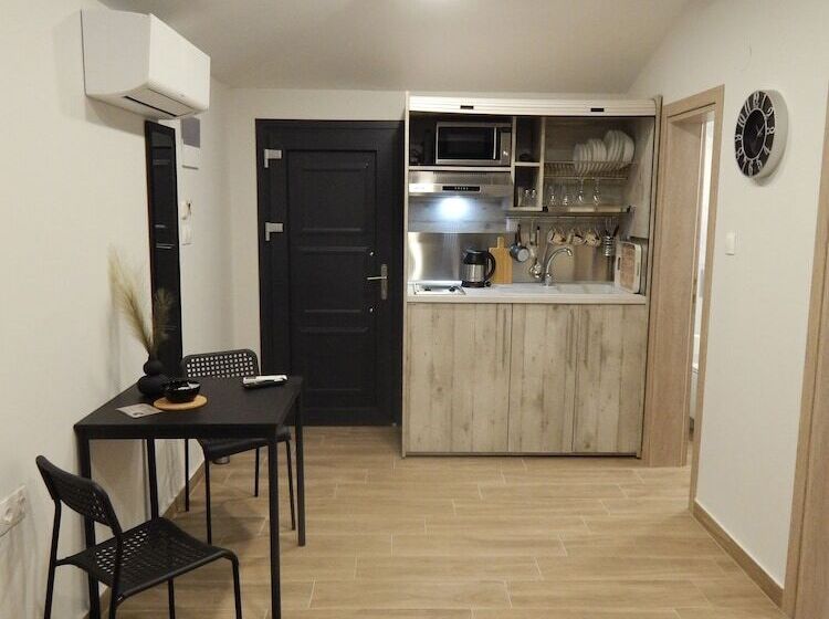 Пансион Nioplias Luxury Apartments Pefkohori