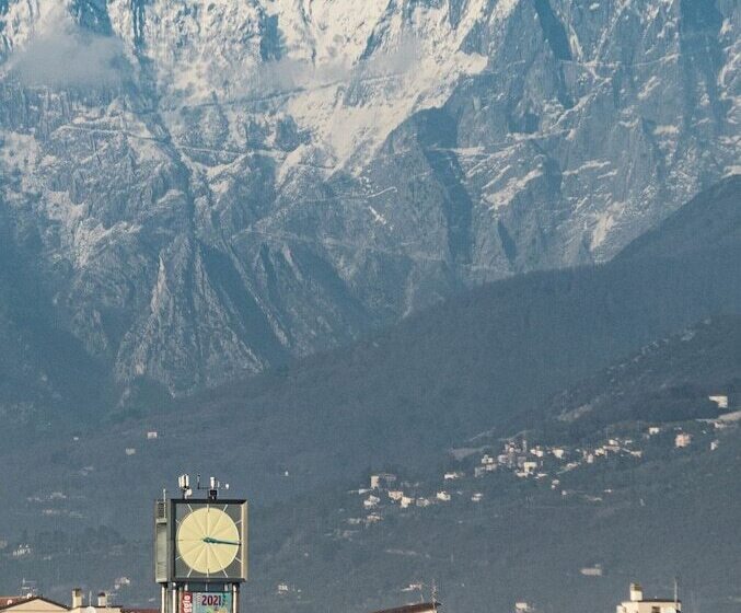 펜션 Room In Guest Room Fly In Viareggio Beach In Front Of The Famous Promenade With Shops And Establis