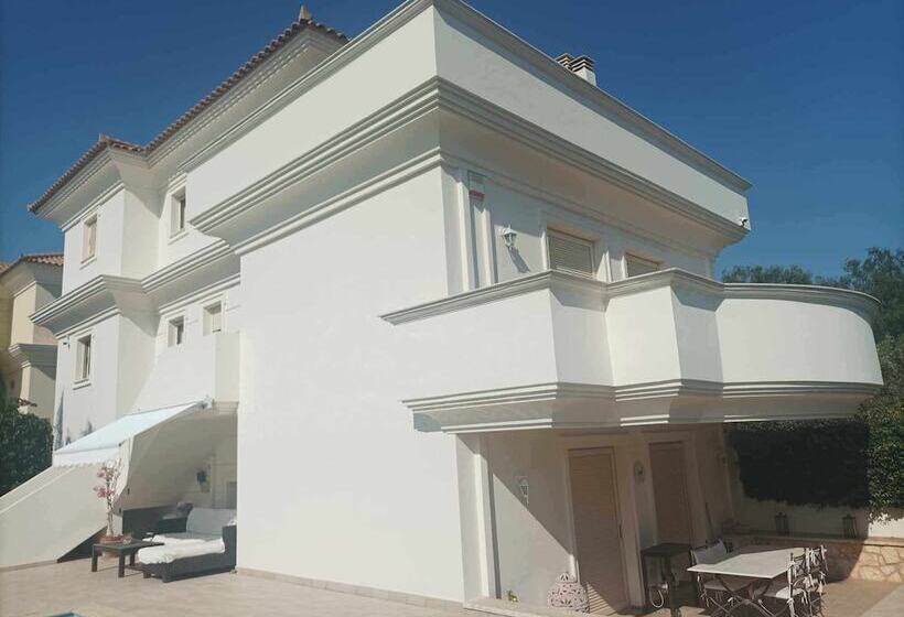 פנסיון Room In Guest Room   Guest Apartment Within A Villa In Lagonissi