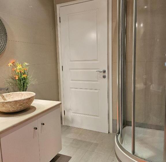 بنسيون Room In Guest Room   Guest Apartment Within A Villa In Lagonissi