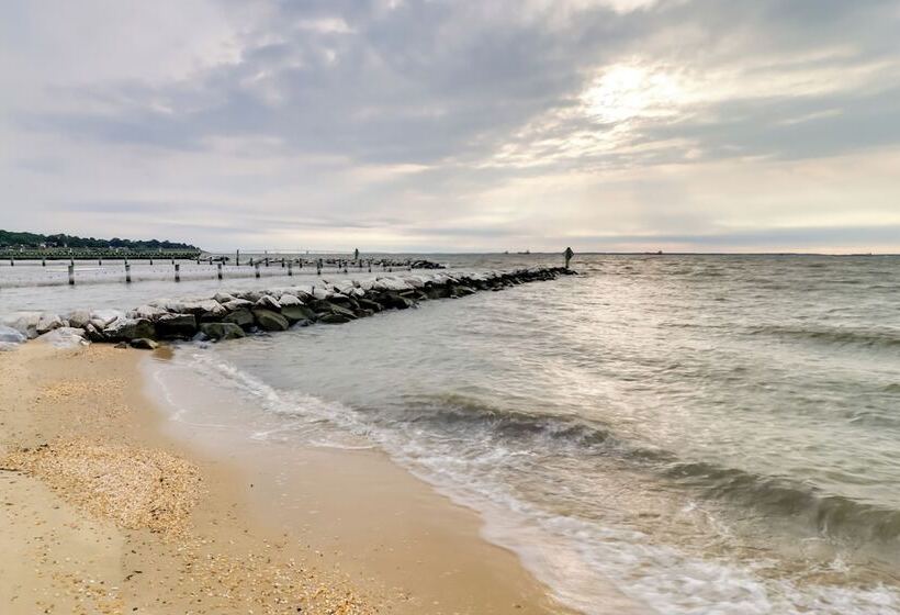 Pet Friendly Annapolis Home: Walk To Beach!