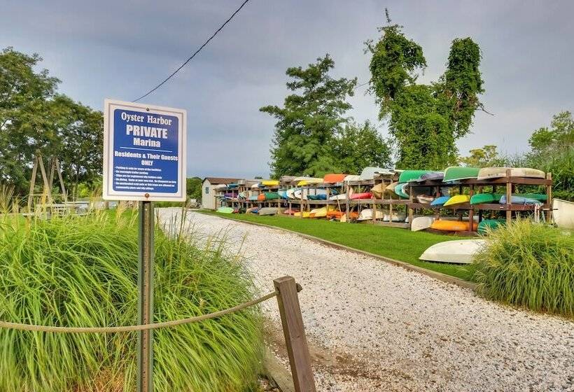 Pet Friendly Annapolis Home: Walk To Beach!