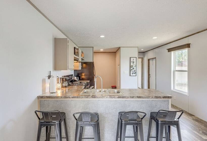 Pet Friendly Kempner Escape Near Parks & Trails!