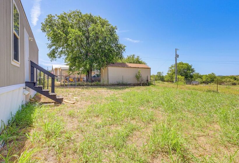 Pet Friendly Kempner Escape Near Parks & Trails!