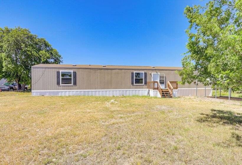 Pet Friendly Kempner Escape Near Parks & Trails!