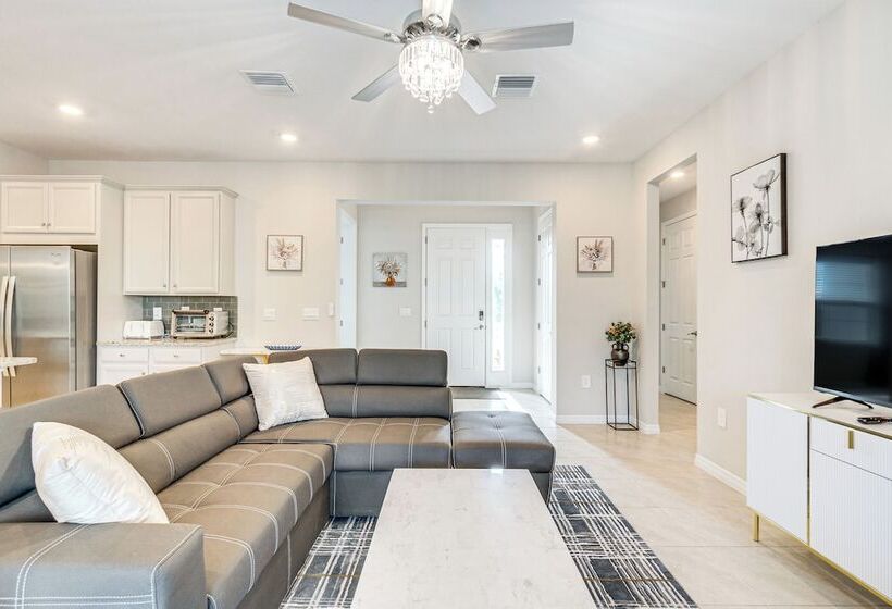 Pet Friendly Port Charlotte Home W/ Gas Grill!