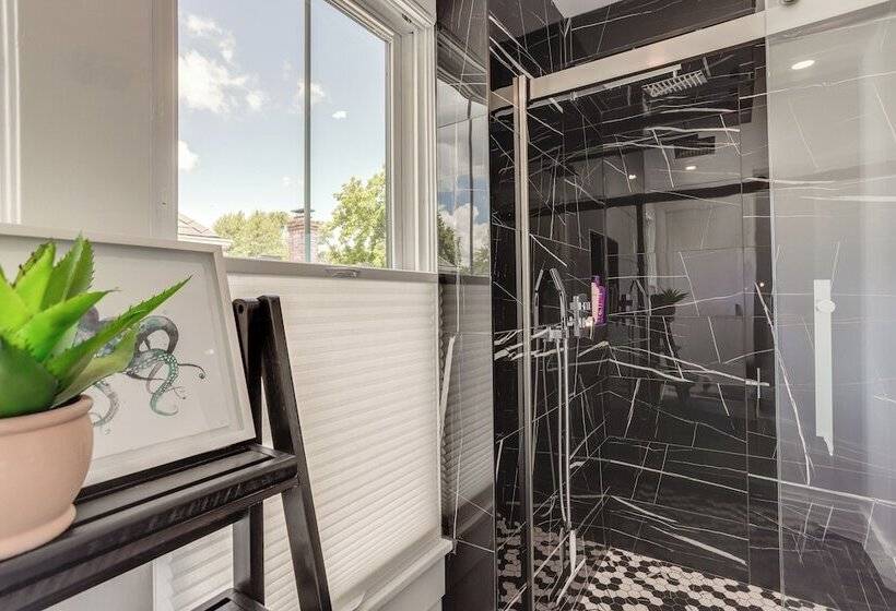 Port Clinton Home W/ Lake View   Walk To Beach!