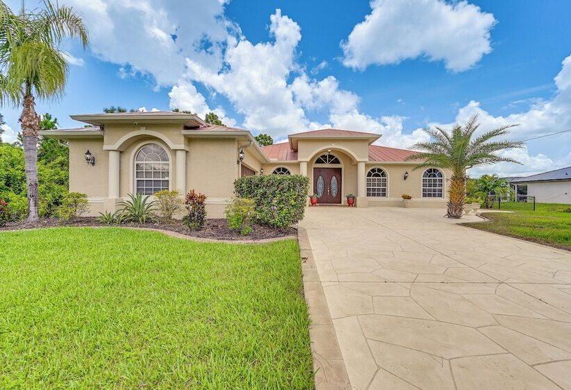 Golf & Hike: Lehigh Acres Home W/ Pool & Lanai