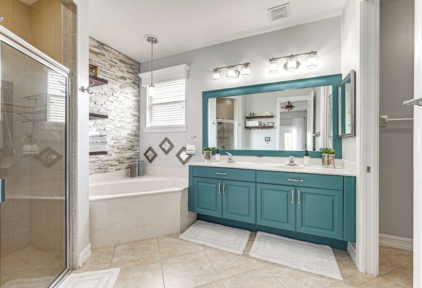 Golf & Hike: Lehigh Acres Home W/ Pool & Lanai