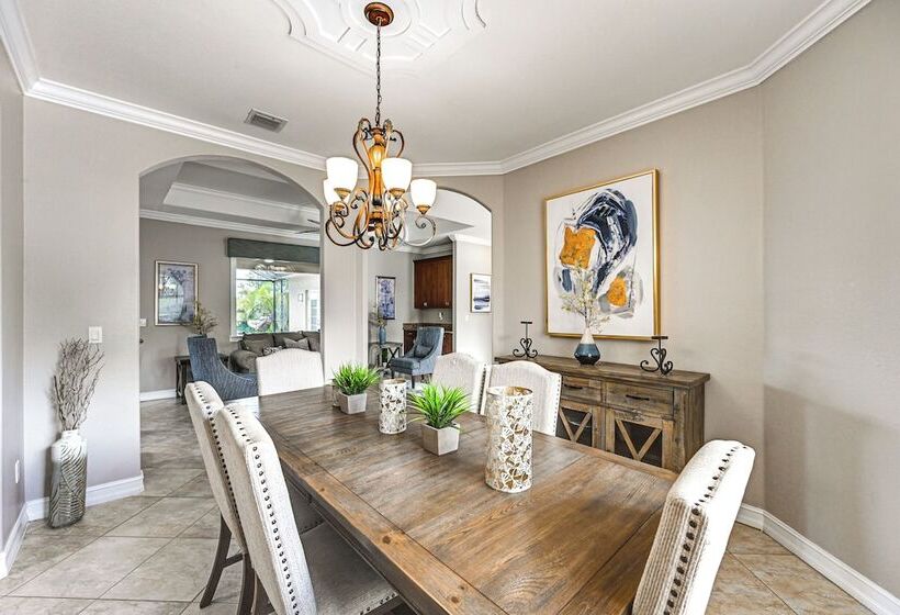 Golf & Hike: Lehigh Acres Home W/ Pool & Lanai