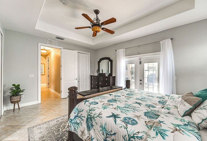 Golf & Hike: Lehigh Acres Home W/ Pool & Lanai