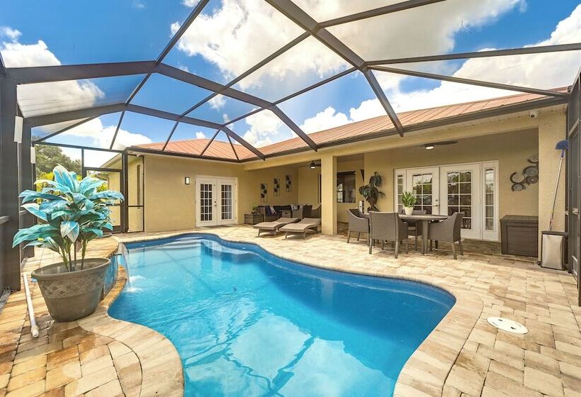 Golf & Hike: Lehigh Acres Home W/ Pool & Lanai
