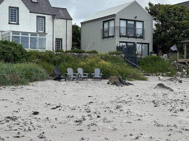 住所  Unique House In An Idyllic Situation On A Beach