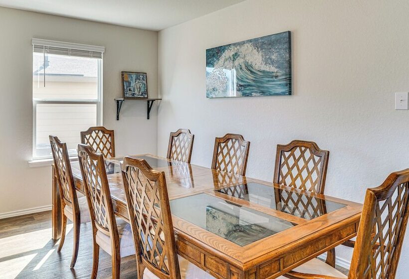 San Antonio Home W/ Pool Access: 11 Mi To Seaworld