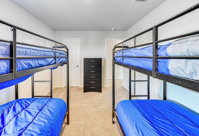 San Antonio Home W/ Pool Access: 11 Mi To Seaworld