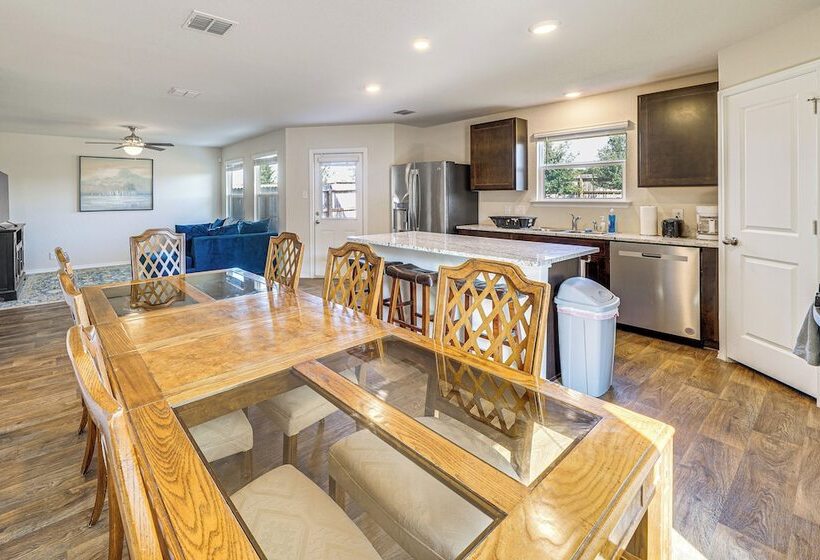 San Antonio Home W/ Pool Access: 11 Mi To Seaworld