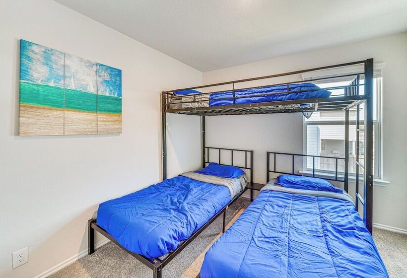 San Antonio Home W/ Pool Access: 11 Mi To Seaworld