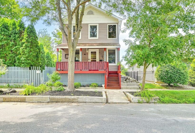 Saratoga Springs Home W/ Hot Tub: Walk To Downtown