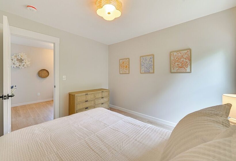 Saratoga Springs Home W/ Hot Tub: Walk To Downtown