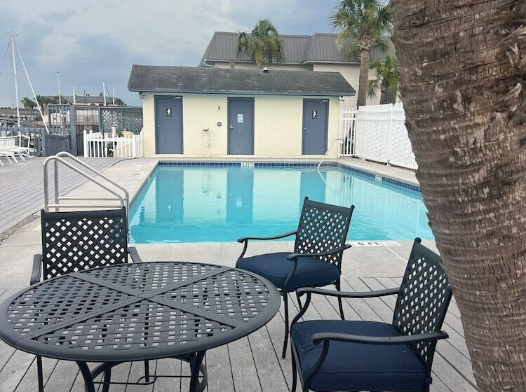 The Moorings Hotel And Marina