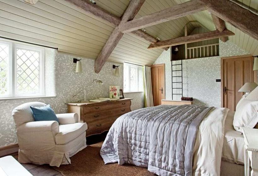 The Swinbrook Manor House   Spacious 5bdr House With Garden