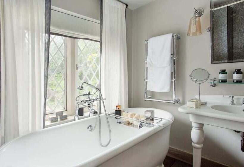 The Swinbrook Manor House   Spacious 5bdr House With Garden