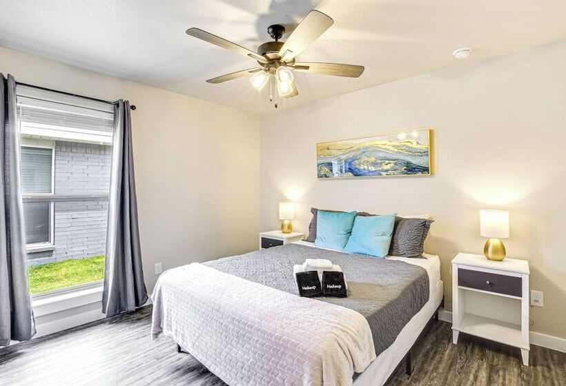 Urbana Cabana:  Modern Home 8 Mi To Texas Tech!