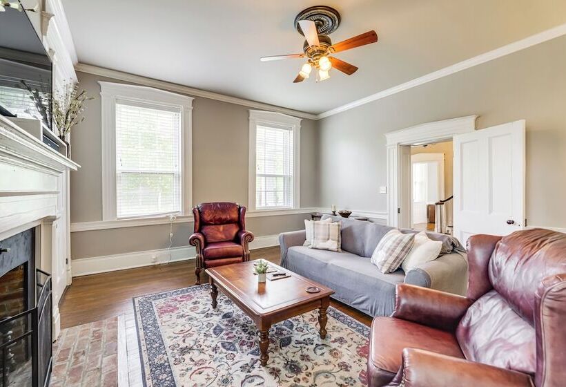 Vineyard Retreat At George Vest Historical Home