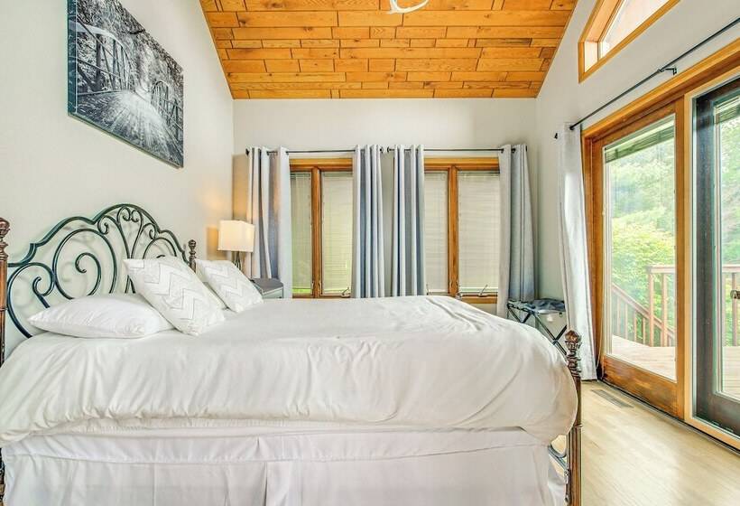 Waterfront Central Wisconsin Cabin W/ Indoor Pool!