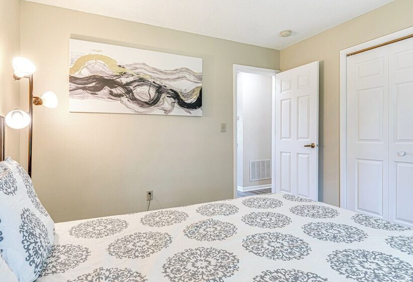 Westfield Home W/ Furnished Patio: 2 Mi To Park St