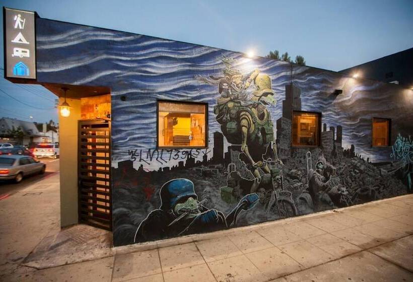 فندق صغير Podshare East Hollywood