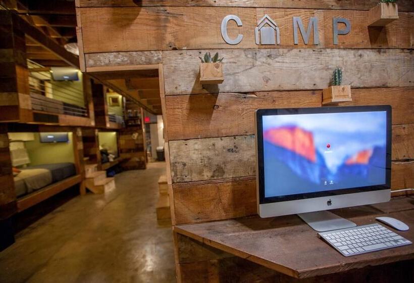 فندق صغير Podshare East Hollywood