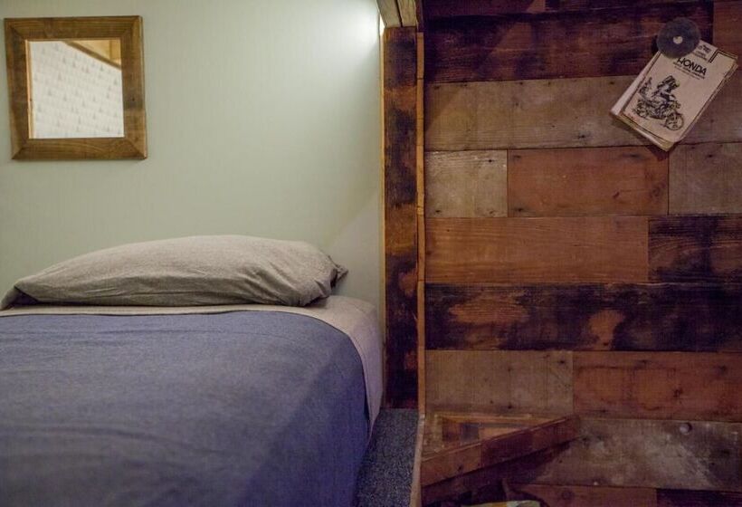 فندق صغير Podshare East Hollywood