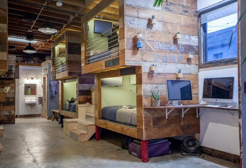 فندق صغير Podshare East Hollywood