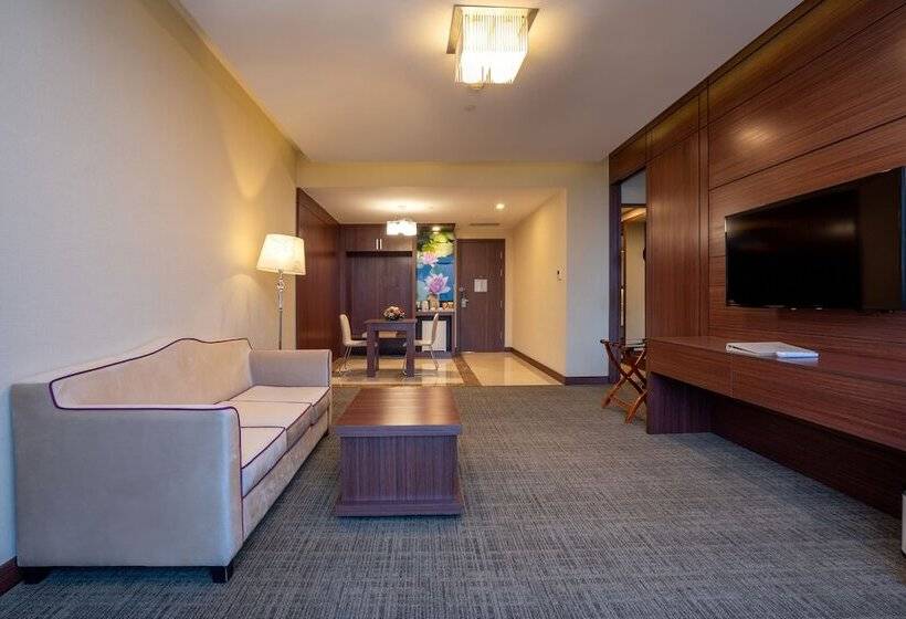 Becamex Hotel New City