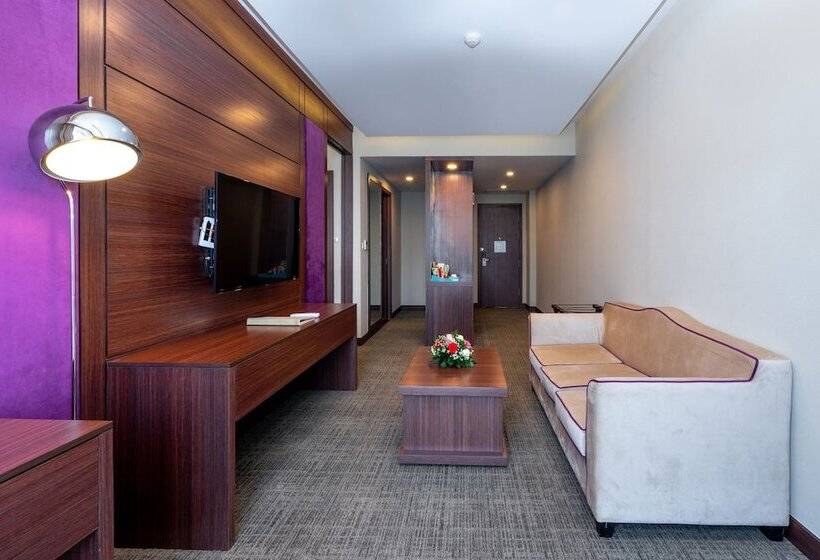 Becamex Hotel New City