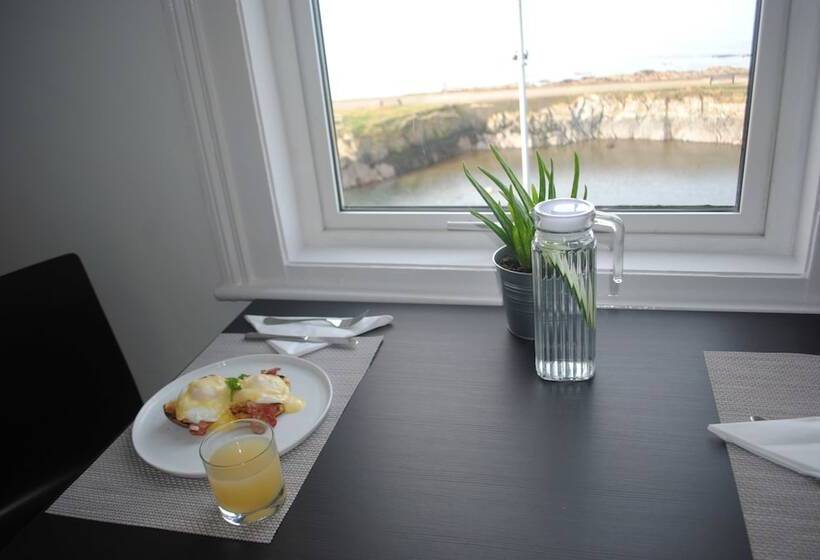 Bed and Breakfast 30seacliff